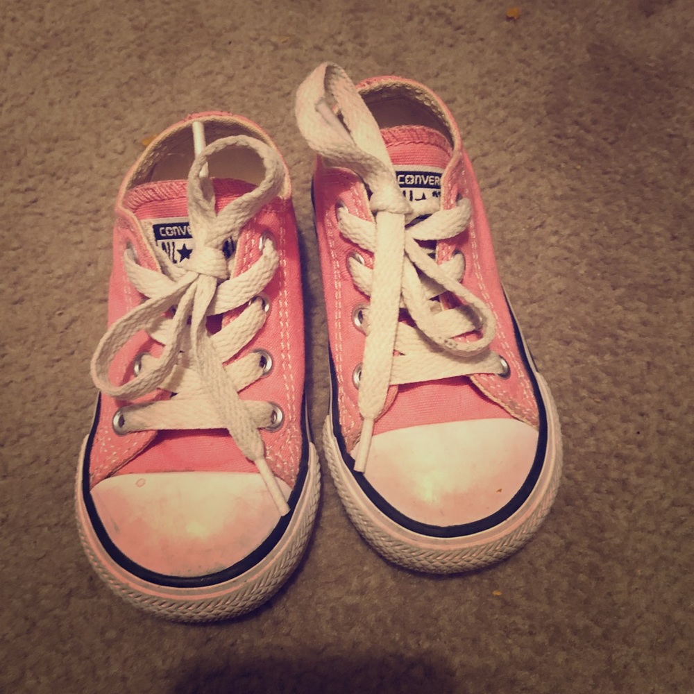 Pink converse toddler